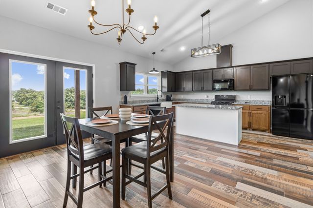 688 Sandstone Court, Sunset, TX 76270