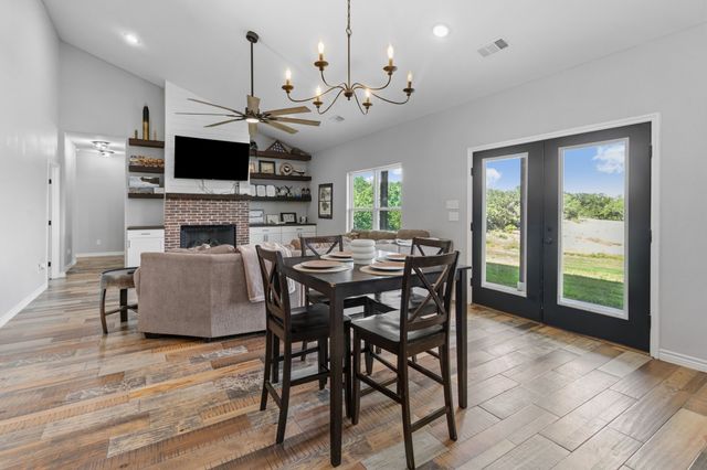 688 Sandstone Court, Sunset, TX 76270