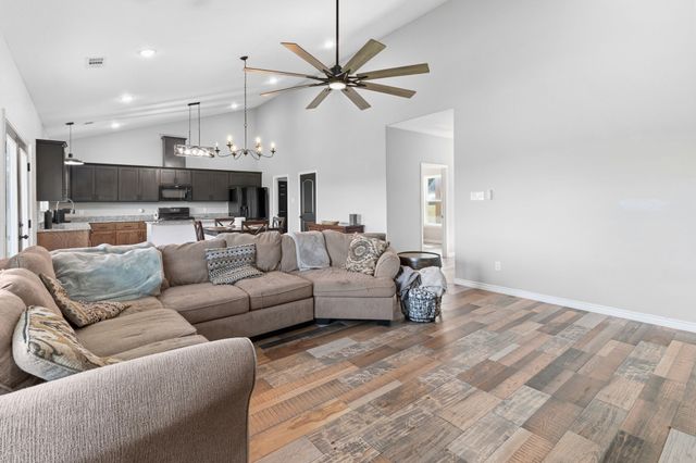 688 Sandstone Court, Sunset, TX 76270