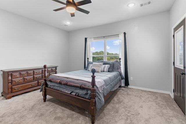 688 Sandstone Court, Sunset, TX 76270