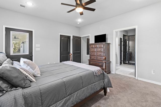 688 Sandstone Court, Sunset, TX 76270
