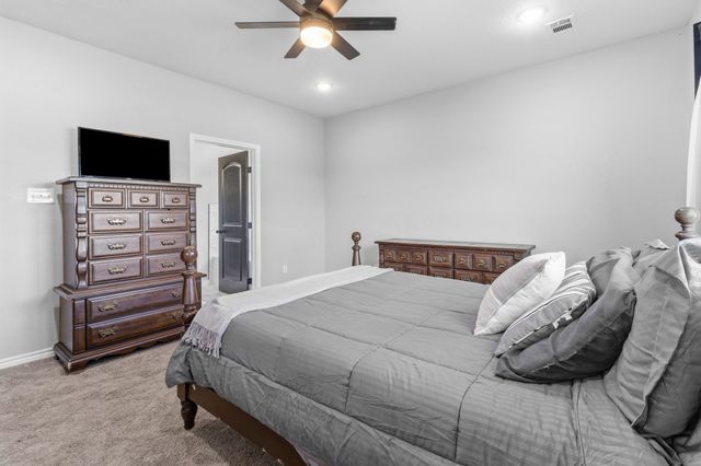 688 Sandstone Court, Sunset, TX 76270