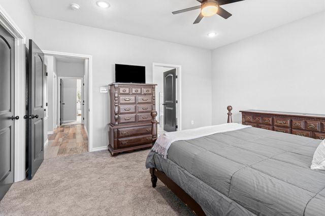 688 Sandstone Court, Sunset, TX 76270