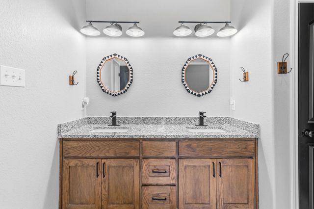 688 Sandstone Court, Sunset, TX 76270