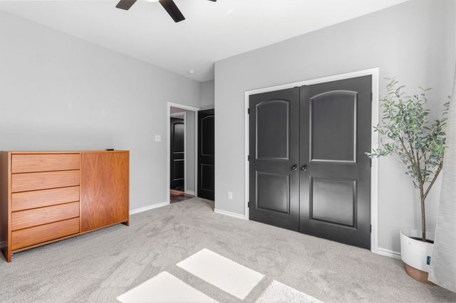 688 Sandstone Court, Sunset, TX 76270