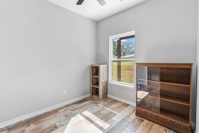 688 Sandstone Court, Sunset, TX 76270