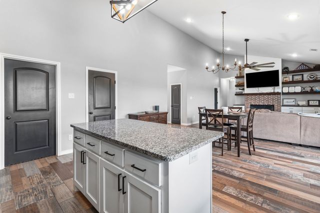 688 Sandstone Court, Sunset, TX 76270