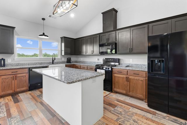 688 Sandstone Court, Sunset, TX 76270