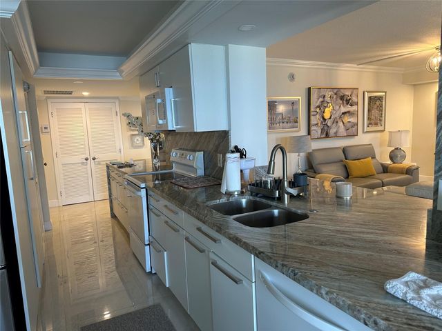 4900 N Ocean Blvd Apt 912, Lauderdale By The Sea, FL 33308