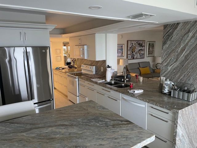 4900 N Ocean Blvd Apt 912, Lauderdale By The Sea, FL 33308