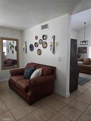 831 W El Molino, Bloomington, CA 92316