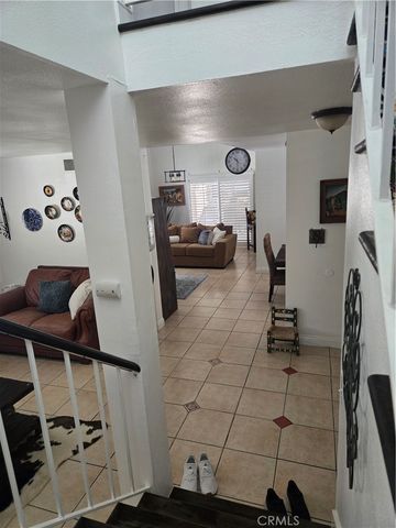 831 W El Molino, Bloomington, CA 92316