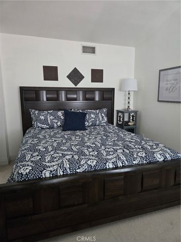 831 W El Molino, Bloomington, CA 92316