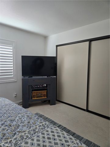 831 W El Molino, Bloomington, CA 92316
