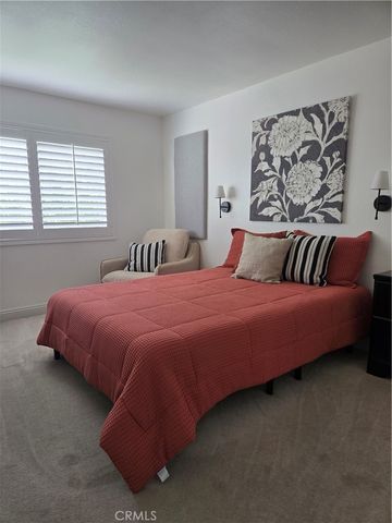 831 W El Molino, Bloomington, CA 92316