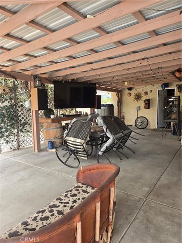 831 W El Molino, Bloomington, CA 92316