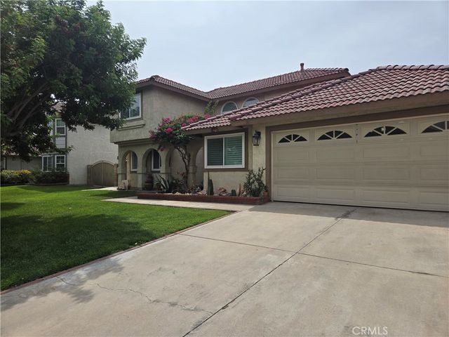 831 W El Molino, Bloomington, CA 92316