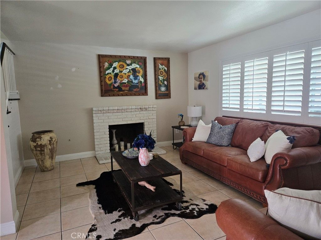 Image 12 of property listing at 831 W El Molino, Bloomington, CA 92316