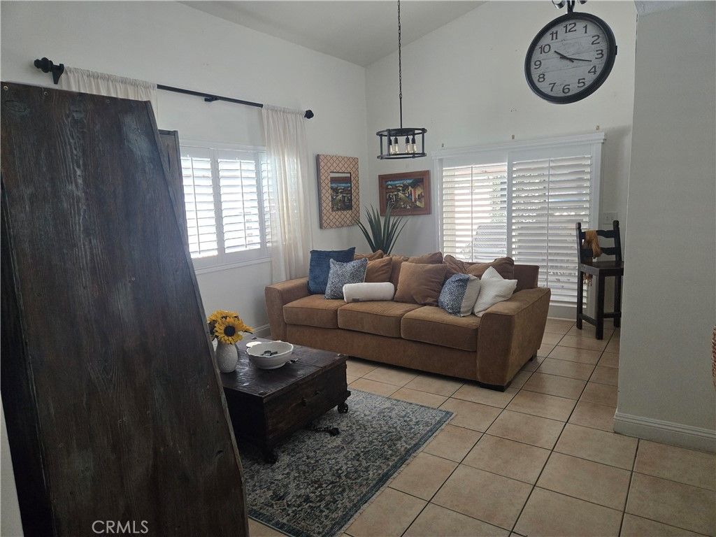 Image 18 of property listing at 831 W El Molino, Bloomington, CA 92316