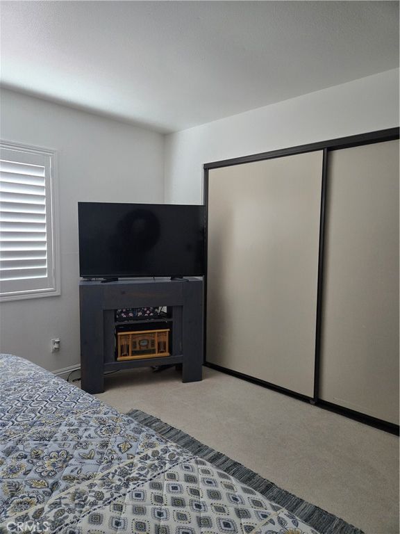 Image 33 of property listing at 831 W El Molino, Bloomington, CA 92316