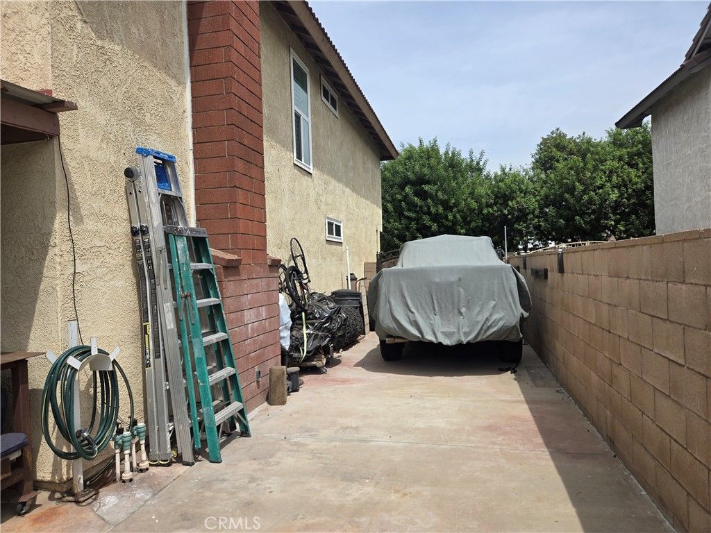 Image 47 of property listing at 831 W El Molino, Bloomington, CA 92316