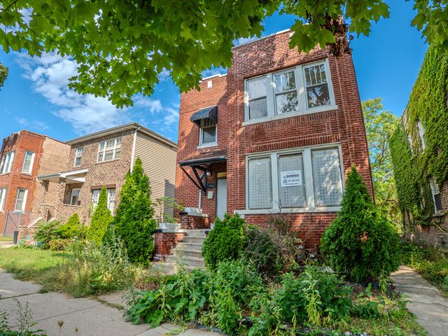 7951 S Clyde Avenue, Chicago, IL 60617
