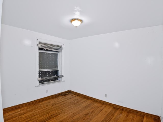 7951 S Clyde Avenue, Chicago, IL 60617