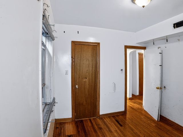 7951 S Clyde Avenue, Chicago, IL 60617