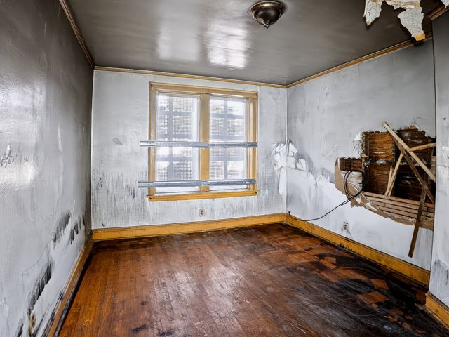 7951 S Clyde Avenue, Chicago, IL 60617