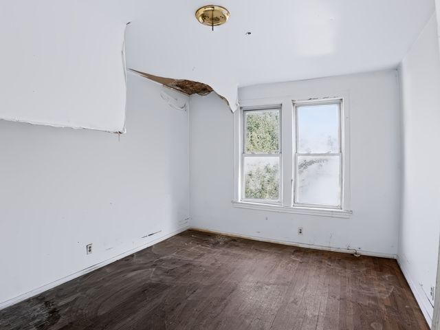 7951 S Clyde Avenue, Chicago, IL 60617