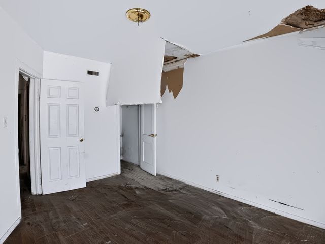 7951 S Clyde Avenue, Chicago, IL 60617