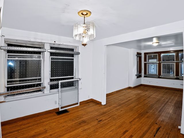 7951 S Clyde Avenue, Chicago, IL 60617