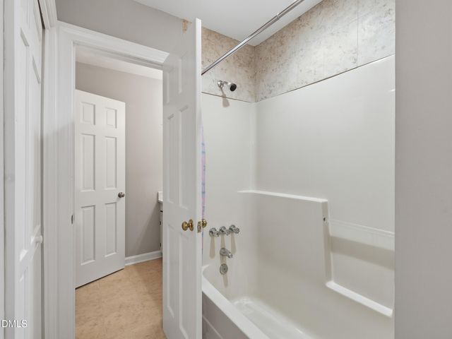 2001 Dove Lane, Clayton, NC 27527