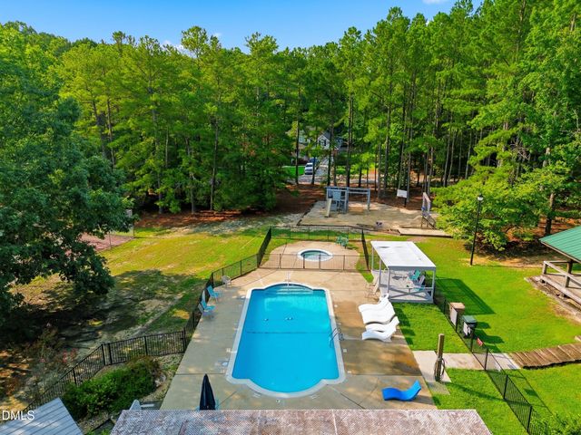 2001 Dove Lane, Clayton, NC 27527