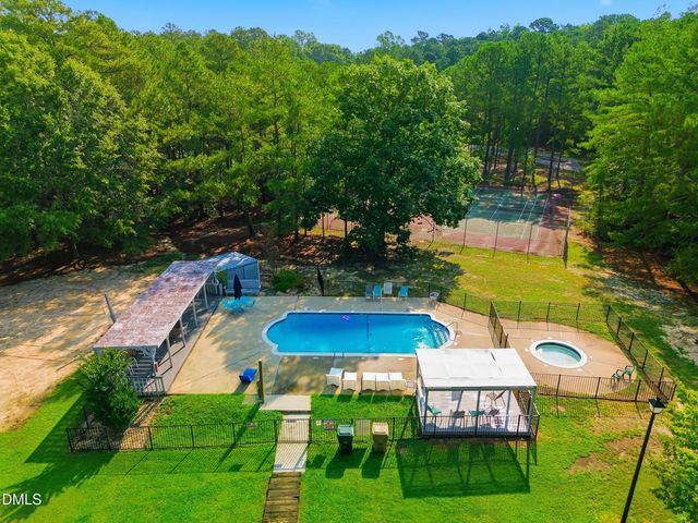 2001 Dove Lane, Clayton, NC 27527