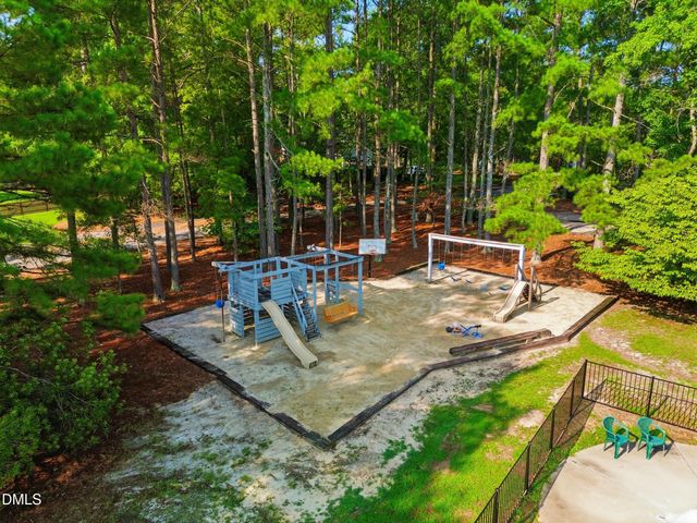 2001 Dove Lane, Clayton, NC 27527