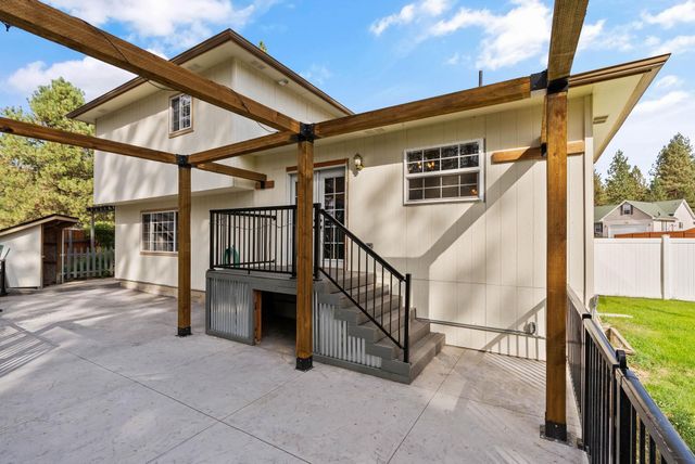 17811 N LARRY Ln, Colbert, WA 99005