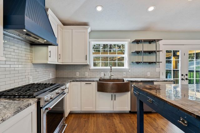 17811 N LARRY Ln, Colbert, WA 99005