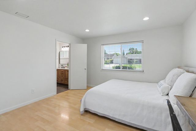 2032 Mission Ave, Carmichael, CA 95608