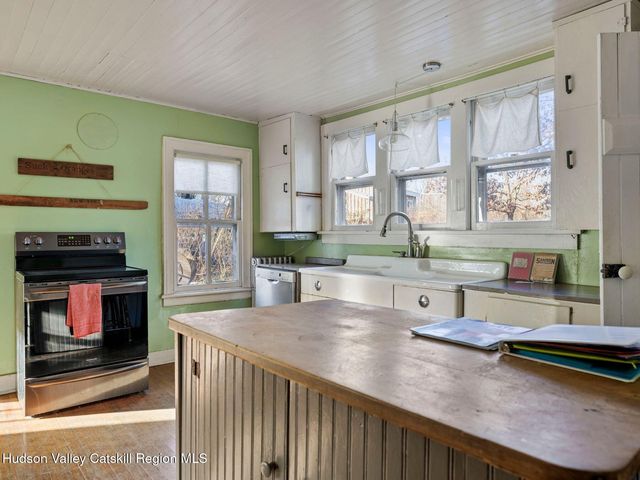 807 Lucas Avenue Extension, Hurley, NY 12443