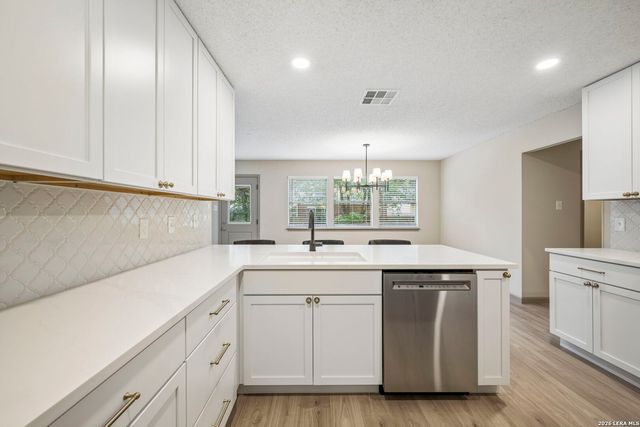 13606 Oak Cabin, San Antonio, TX 78232