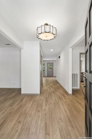 13606 Oak Cabin, San Antonio, TX 78232