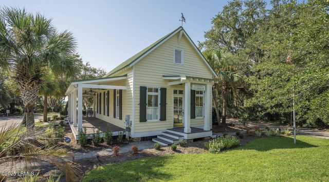 15 Petigru Drive, Beaufort, SC 29902