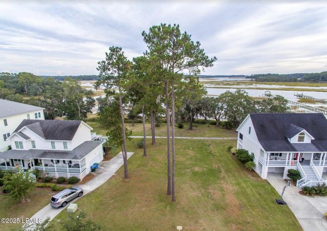 15 Petigru Drive, Beaufort, SC 29902