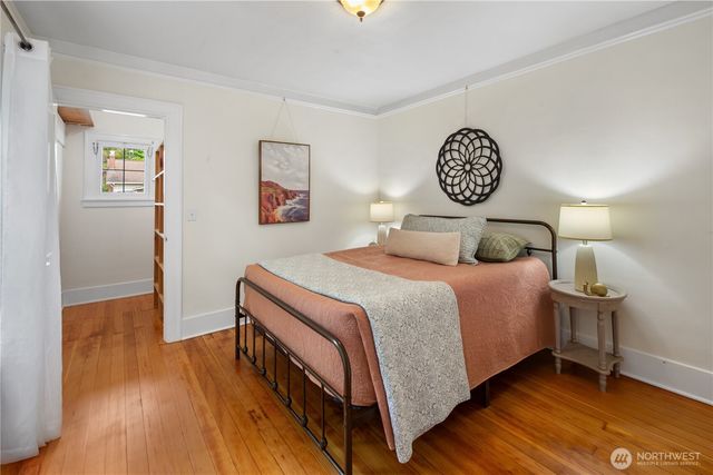 7529 32nd Avenue NW, Seattle, WA 98117