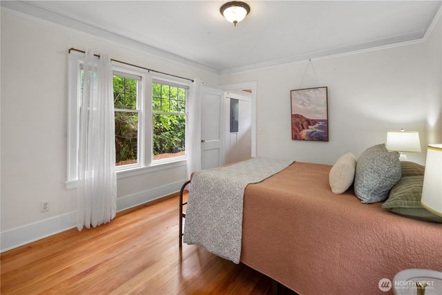 7529 32nd Avenue NW, Seattle, WA 98117