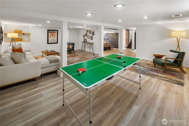 7529 32nd Avenue NW, Seattle, WA 98117