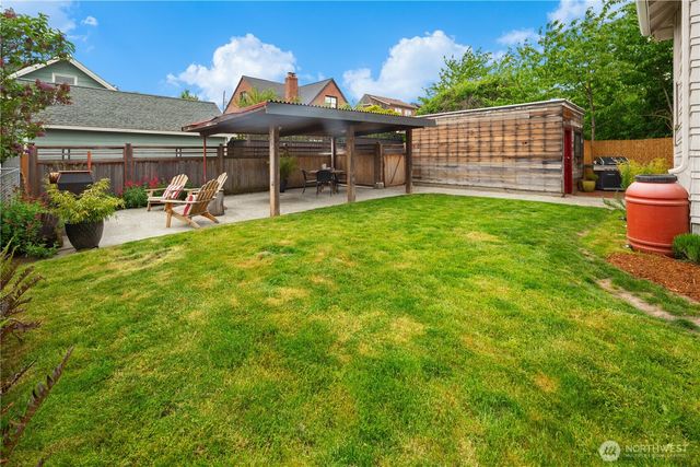 7529 32nd Avenue NW, Seattle, WA 98117