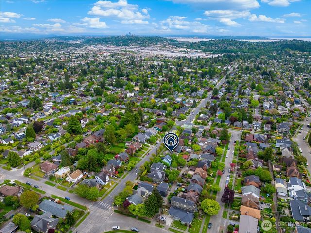7529 32nd Avenue NW, Seattle, WA 98117