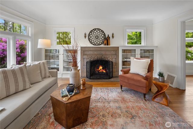 7529 32nd Avenue NW, Seattle, WA 98117